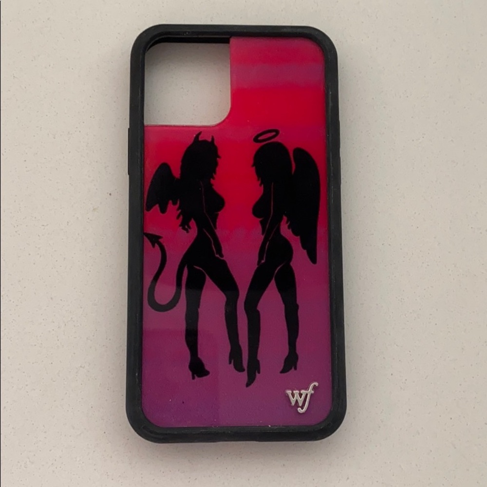 iphone 11 pro mudflap girls case